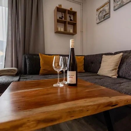 Apartment-alpenfantasie 아파트 *